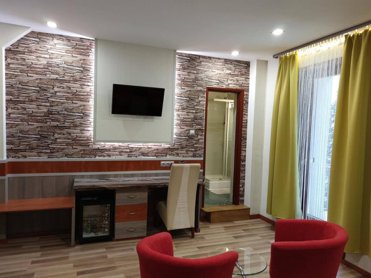 Fortuna Hotel Мішкольц Екстер'єр фото