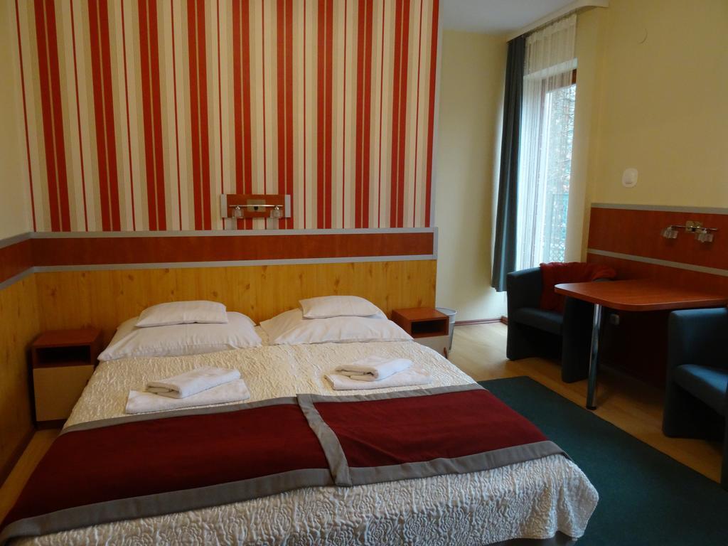 Fortuna Hotel Мішкольц Номер фото