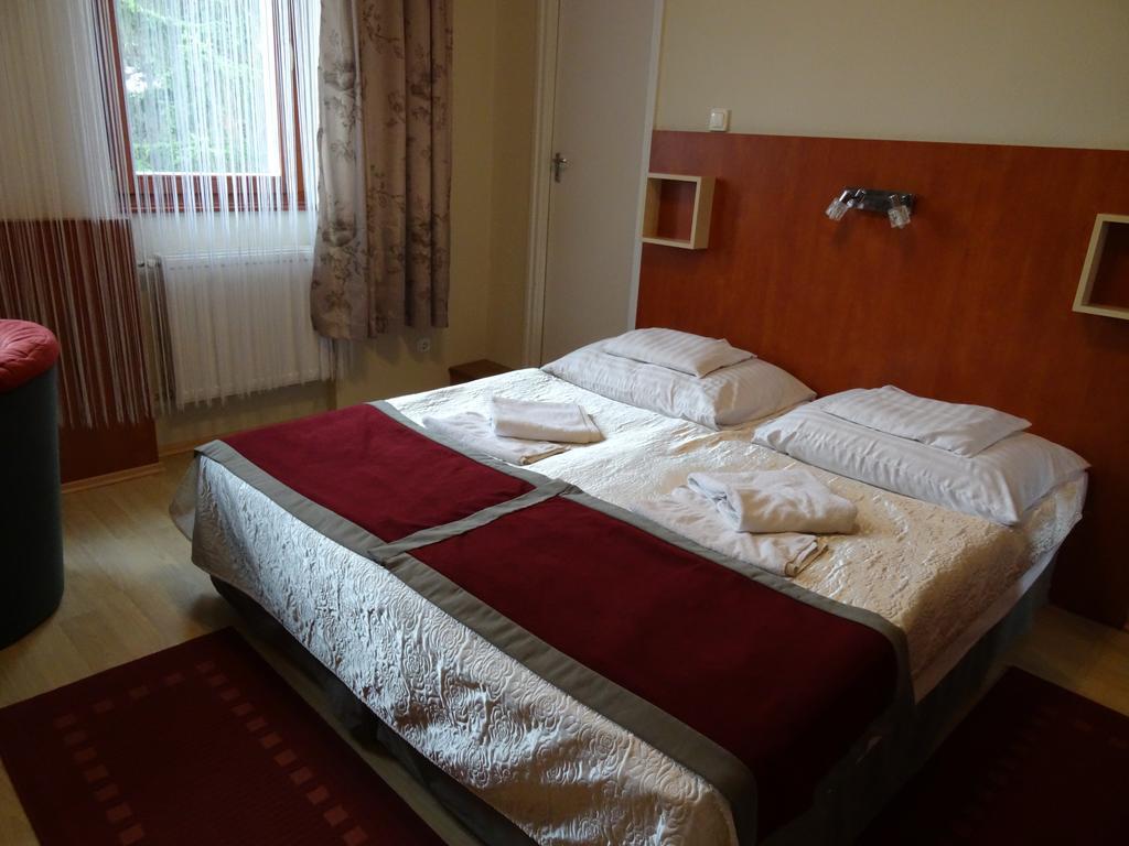 Fortuna Hotel Мішкольц Номер фото