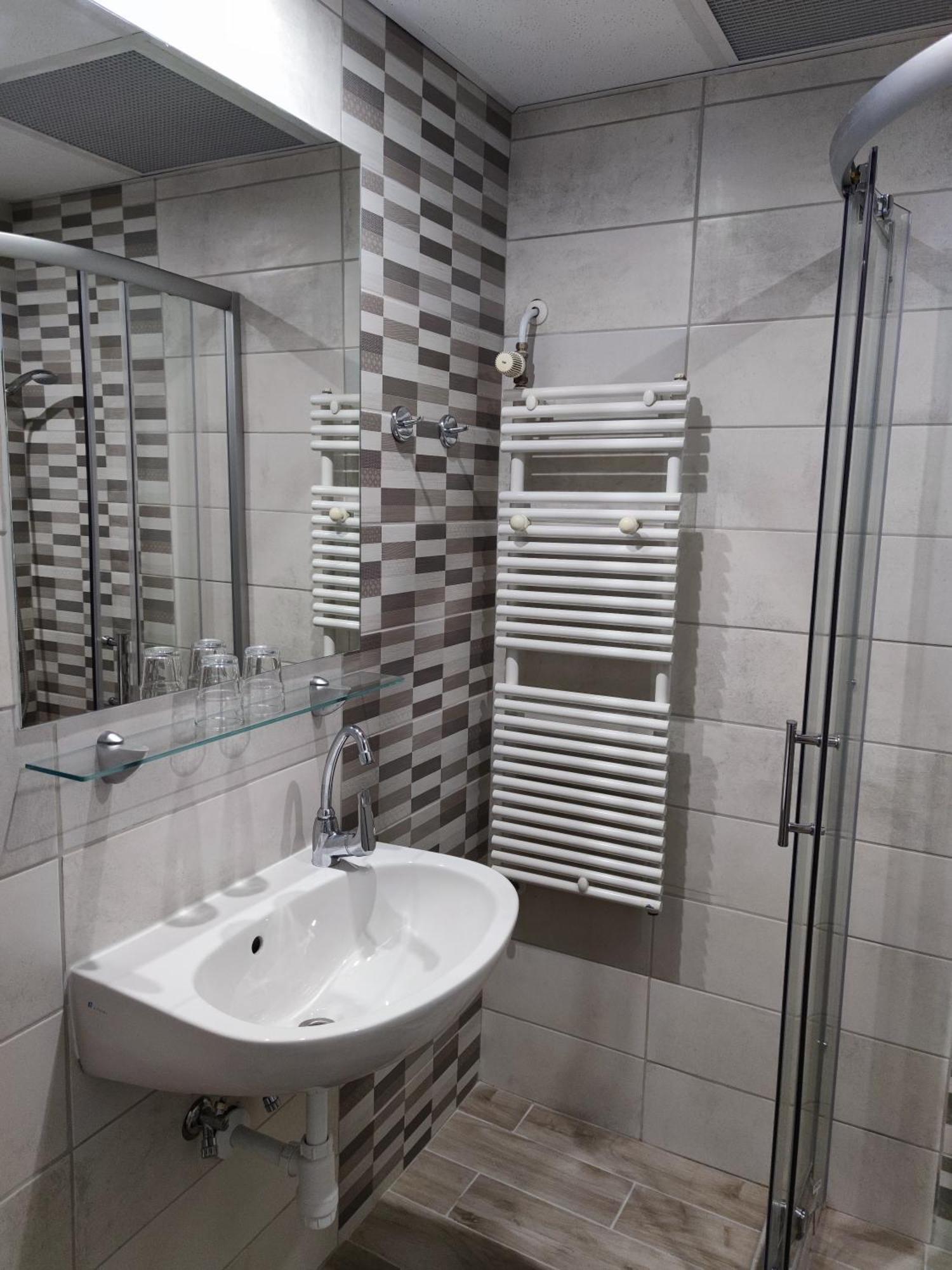 Fortuna Hotel Мішкольц Екстер'єр фото