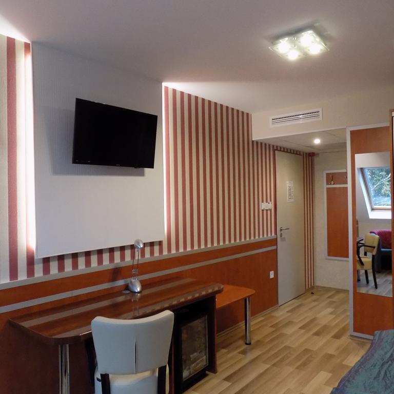 Fortuna Hotel Мішкольц Екстер'єр фото