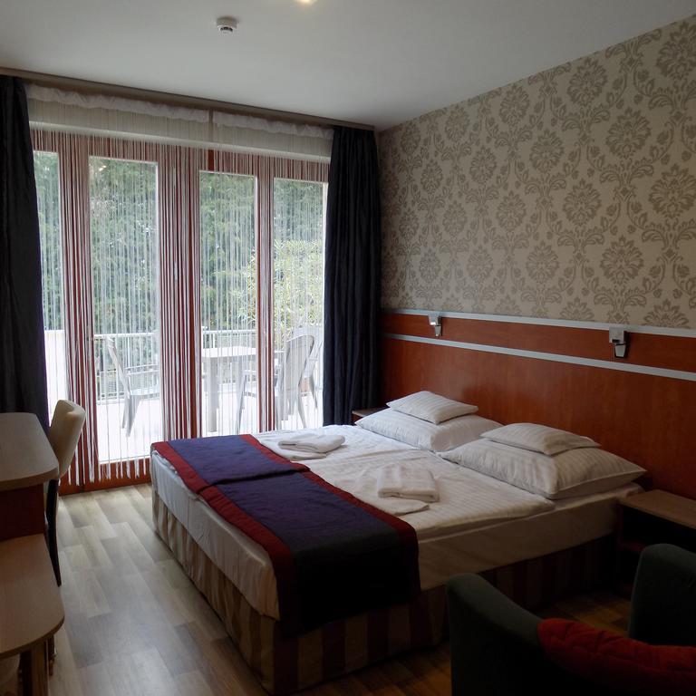 Fortuna Hotel Мішкольц Екстер'єр фото