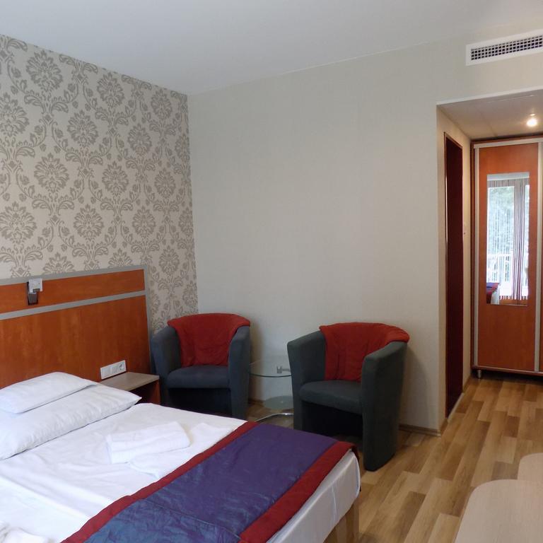 Fortuna Hotel Мішкольц Екстер'єр фото